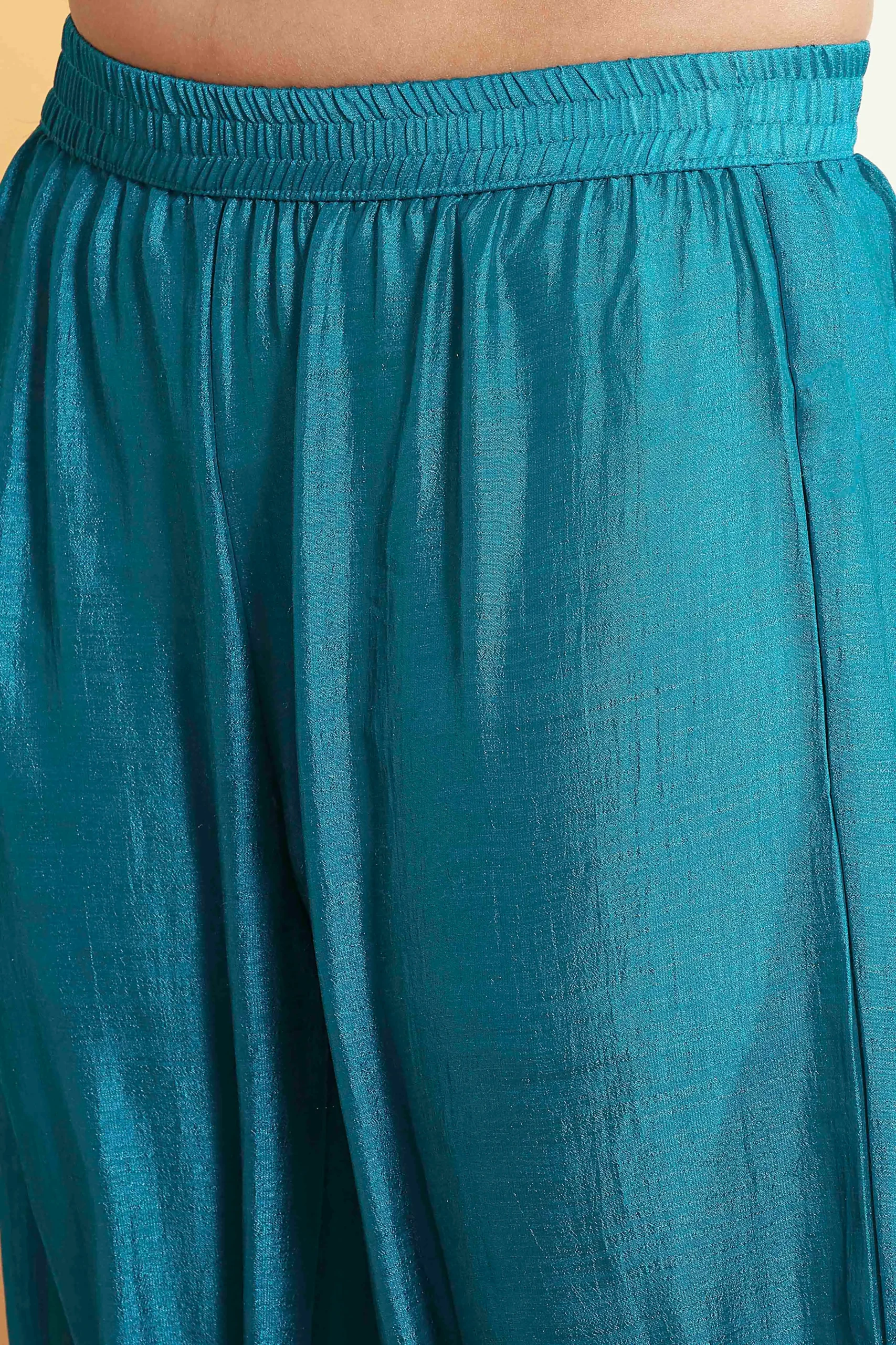 Blue Cotton Yoke Design Kalidar Kurta Set - Image 5