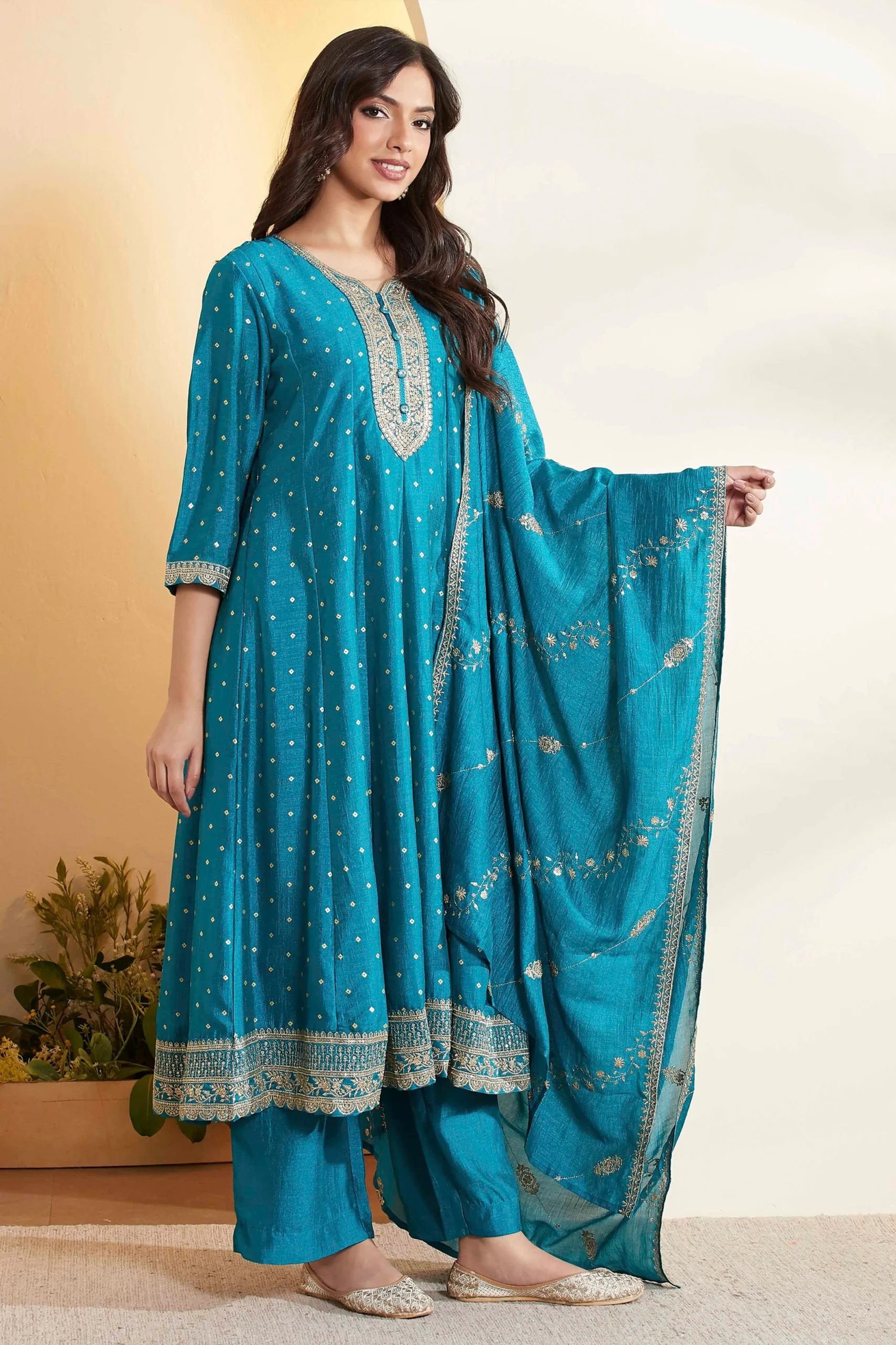 Blue Cotton Yoke Design Kalidar Kurta Set - Image 2